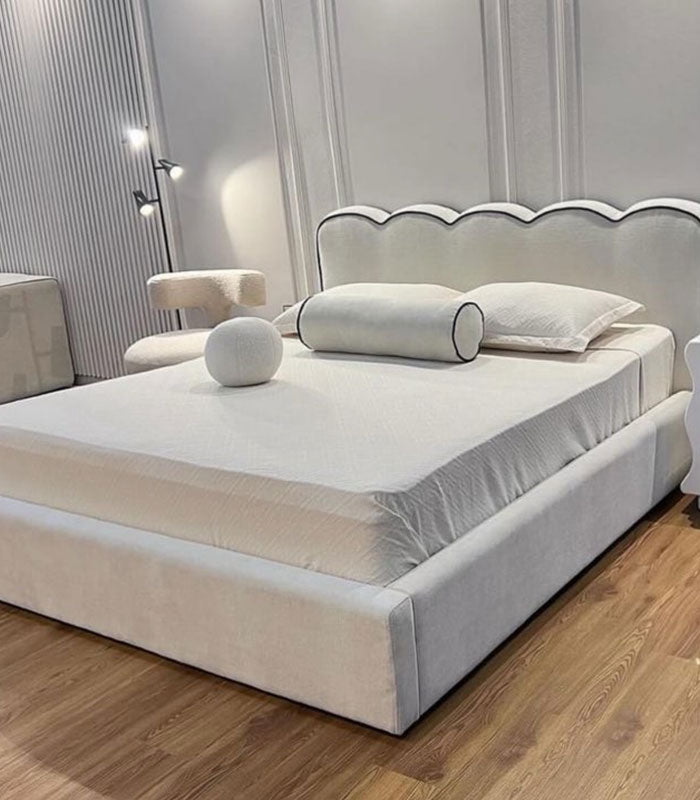 Royal Curve Sisley Bed