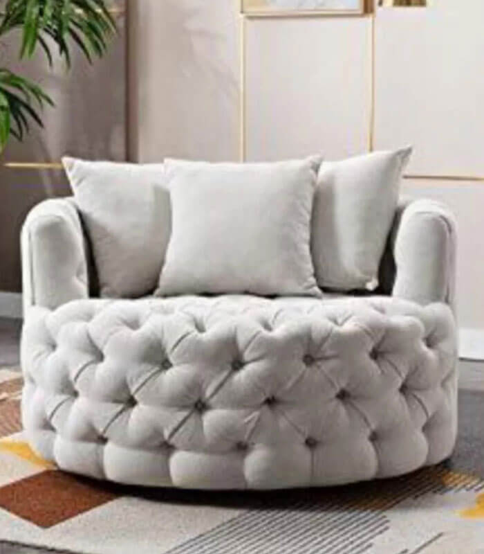 Fully buttoned Tara swivel chairs