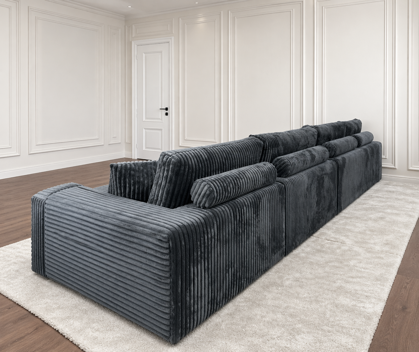 Royal Chicago cinema sofa with bolsters