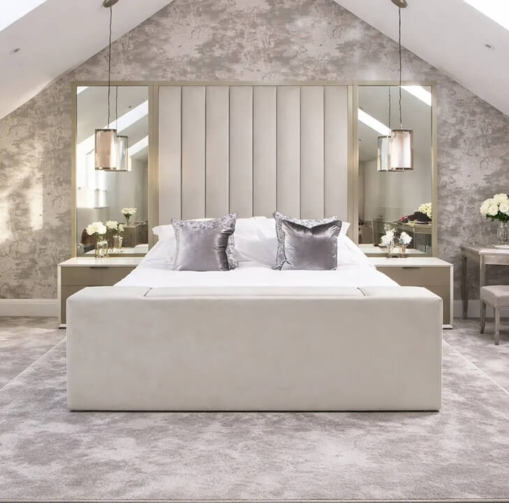 Janie Linear Design TV Bed with Mirrors