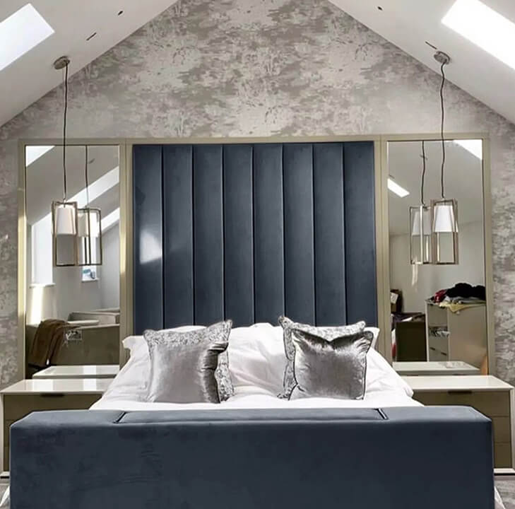 Janie Linear Design TV Bed with Mirrors
