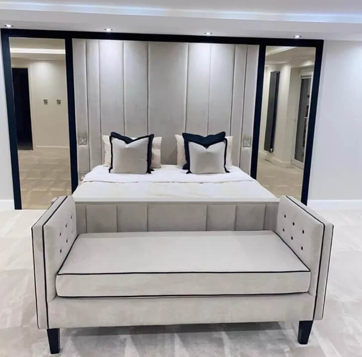 Luxury Linear Bed Complete With Mirrors