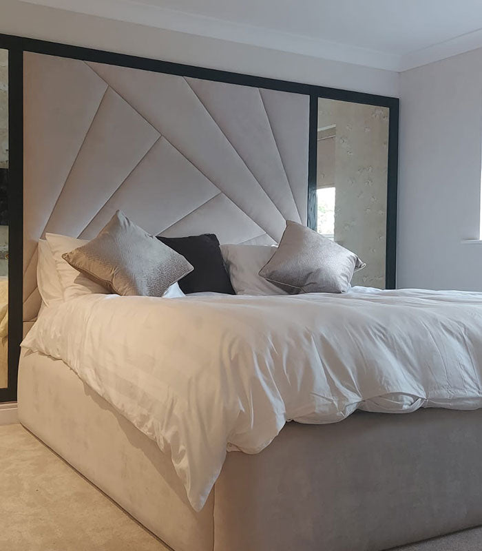 Luxury star deco bed complete with mirrors