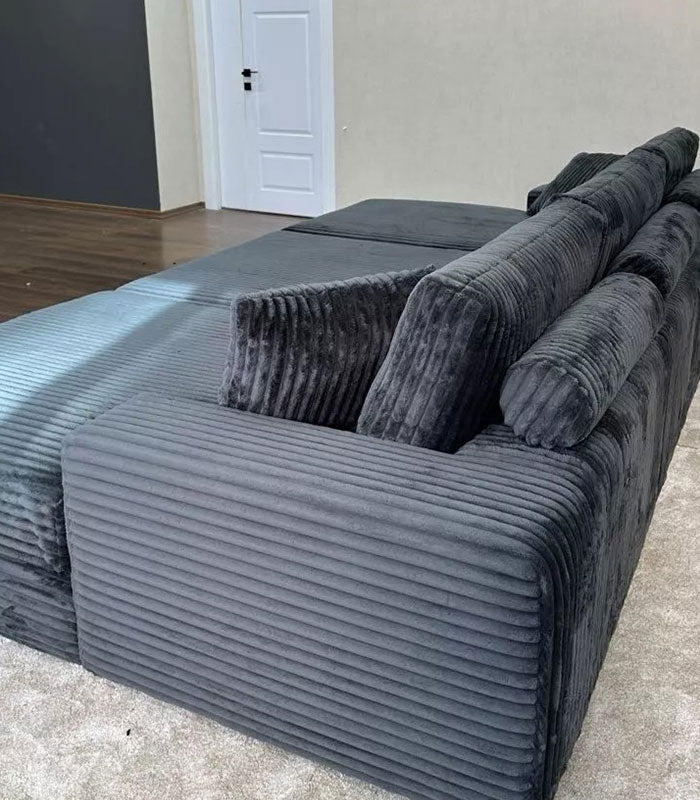 Royal Chicago cinema sofa with bolsters