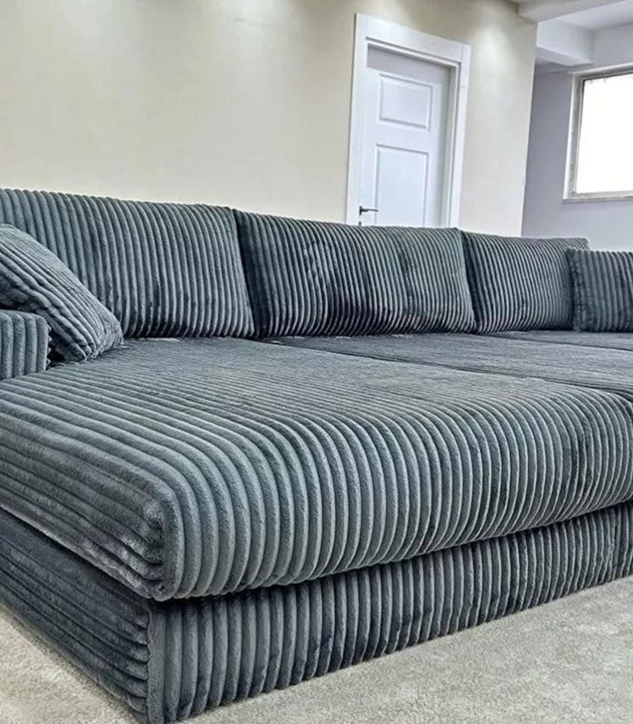 Royal Chicago cinema sofa with bolsters