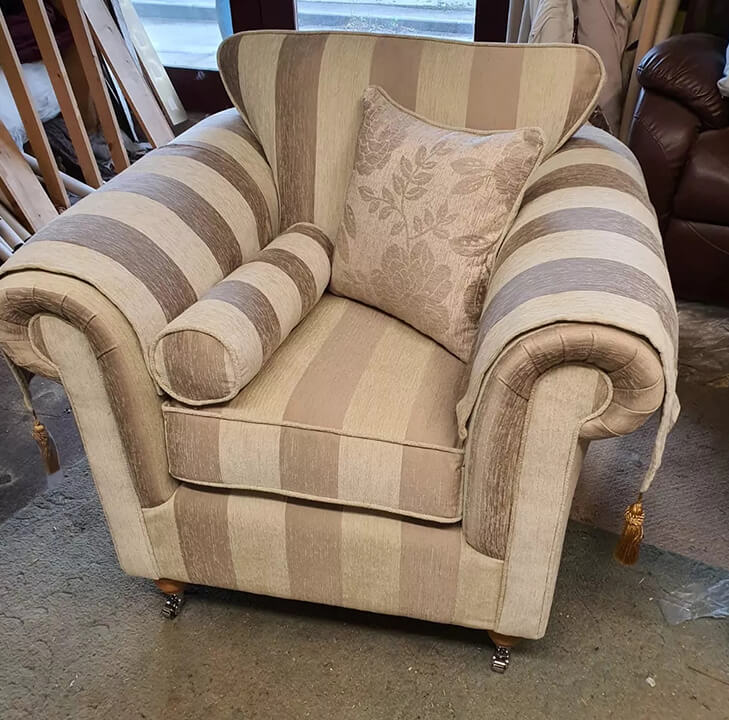 Royal Windsor Sofa In Cream And Beige