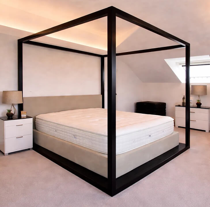 The Vantage Four Poster Bed