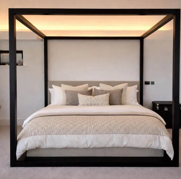 The Vantage Four Poster Bed
