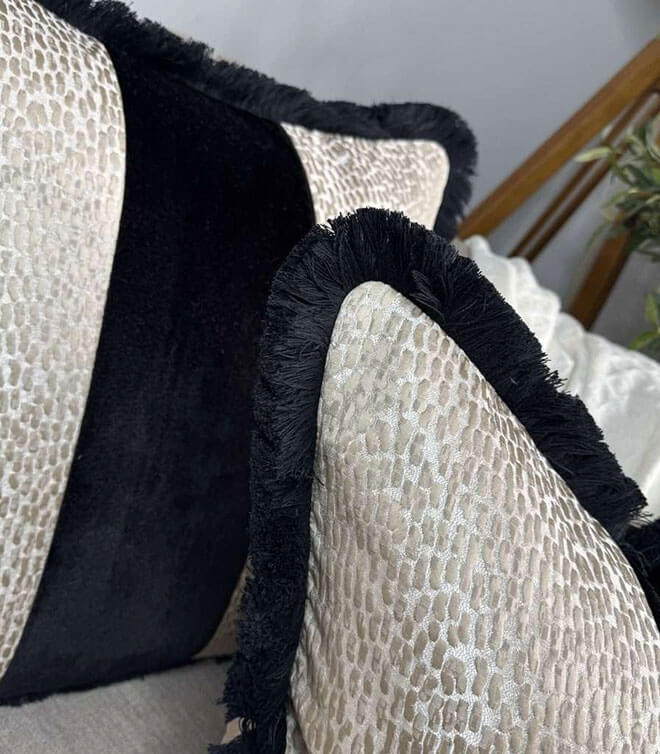 Timeless Luxury Cushion – Antelope Champagne Gold – Black