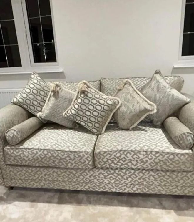 Windsor Sofa in Aztec